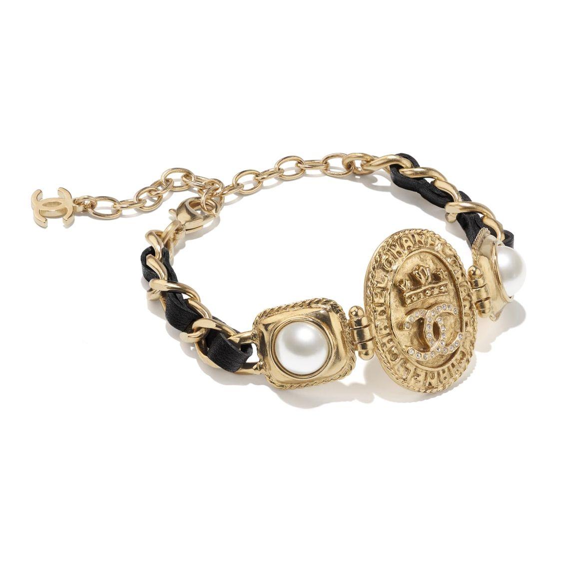 Серія високої майстерності Chanel Браслет-монетка Серія подвійного C Парний стиль Унісекс Браслет AB6656-B06127-ND156 Gold,F
Серія високої майстерності Chanel Браслет-монетка Серія подвійного C Парний стиль Унісекс Браслет AB6656-B06127-ND156 Gold,F