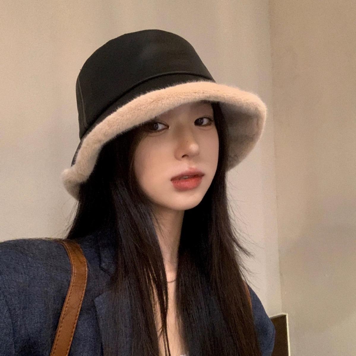 Autumn and winter washed pu leather basin hat versatile showing face small plush along contrasting color retro windproof snow fisherman hat children M(56-58cm) чорний
Autumn and winter washed pu leather basin hat versatile showing face small plush along contrasting color retro windproof snow fisherman hat children M(56-58cm) чорний