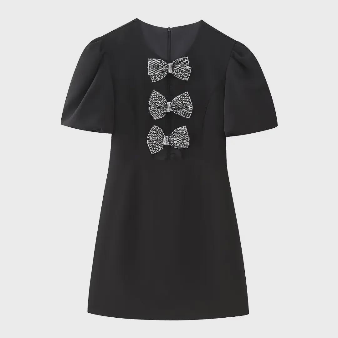 Женское короткое платье с рукавами-фонариками и круглым вырезом с бантом 2024 года в европейском и американском стиле Large чёрный
Женское короткое платье с рукавами-фонариками и круглым вырезом с бантом 2024 года в европейском и американском стиле Large чёрный