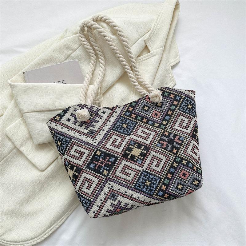 Сумка великої місткості Жіноча вінтажна сумка на плече під пахвами Модна повсякденна етнічна вітрова сумка для покупок чорний
Сумка великої місткості Жіноча вінтажна сумка на плече під пахвами Модна повсякденна етнічна вітрова сумка для покупок чорний