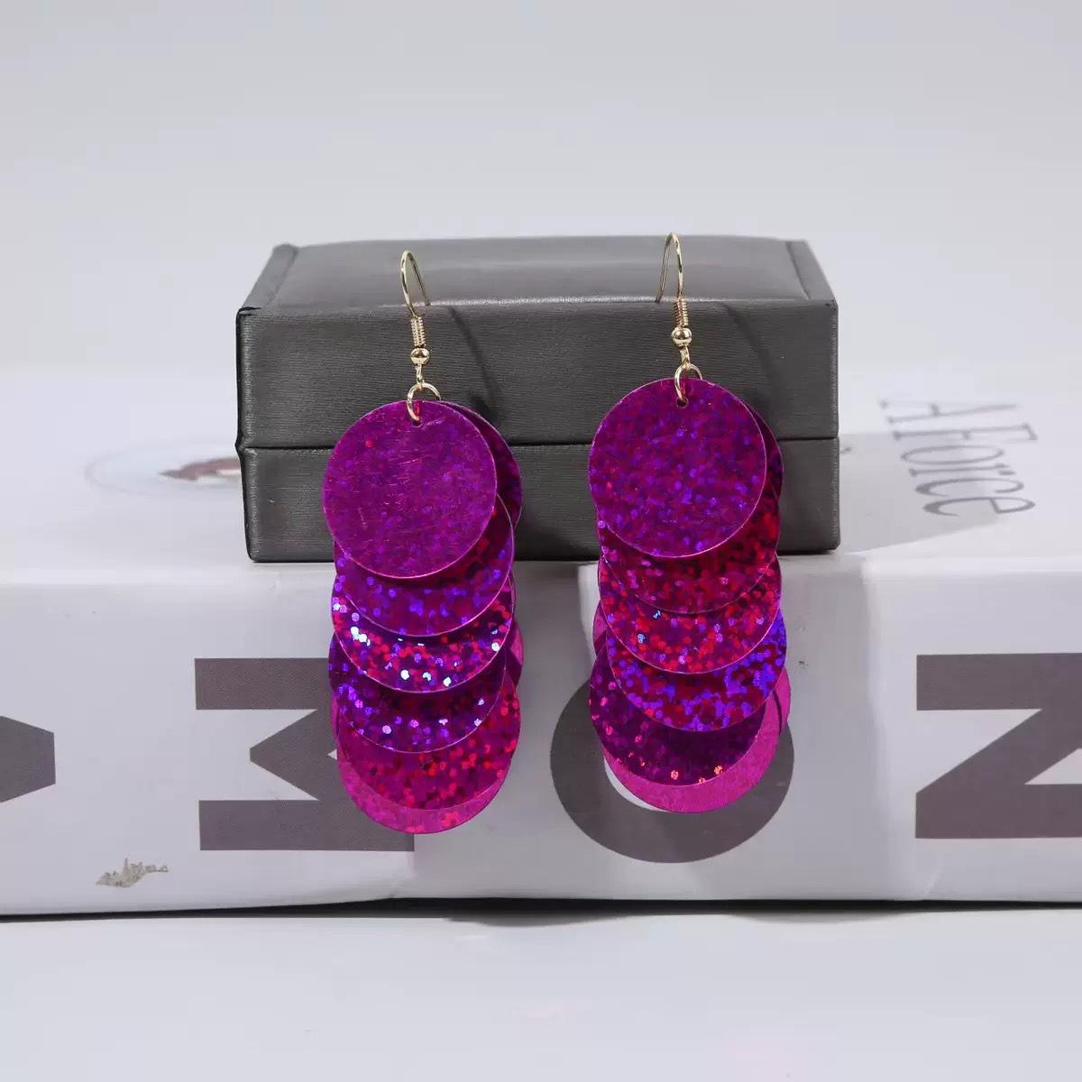 Круглі сережки з китицями: Елегантний ретро-дизайн з перебільшеною індивідуальністю рожевий червоний колір
Круглі сережки з китицями: Елегантний ретро-дизайн з перебільшеною індивідуальністю рожевий червоний колір