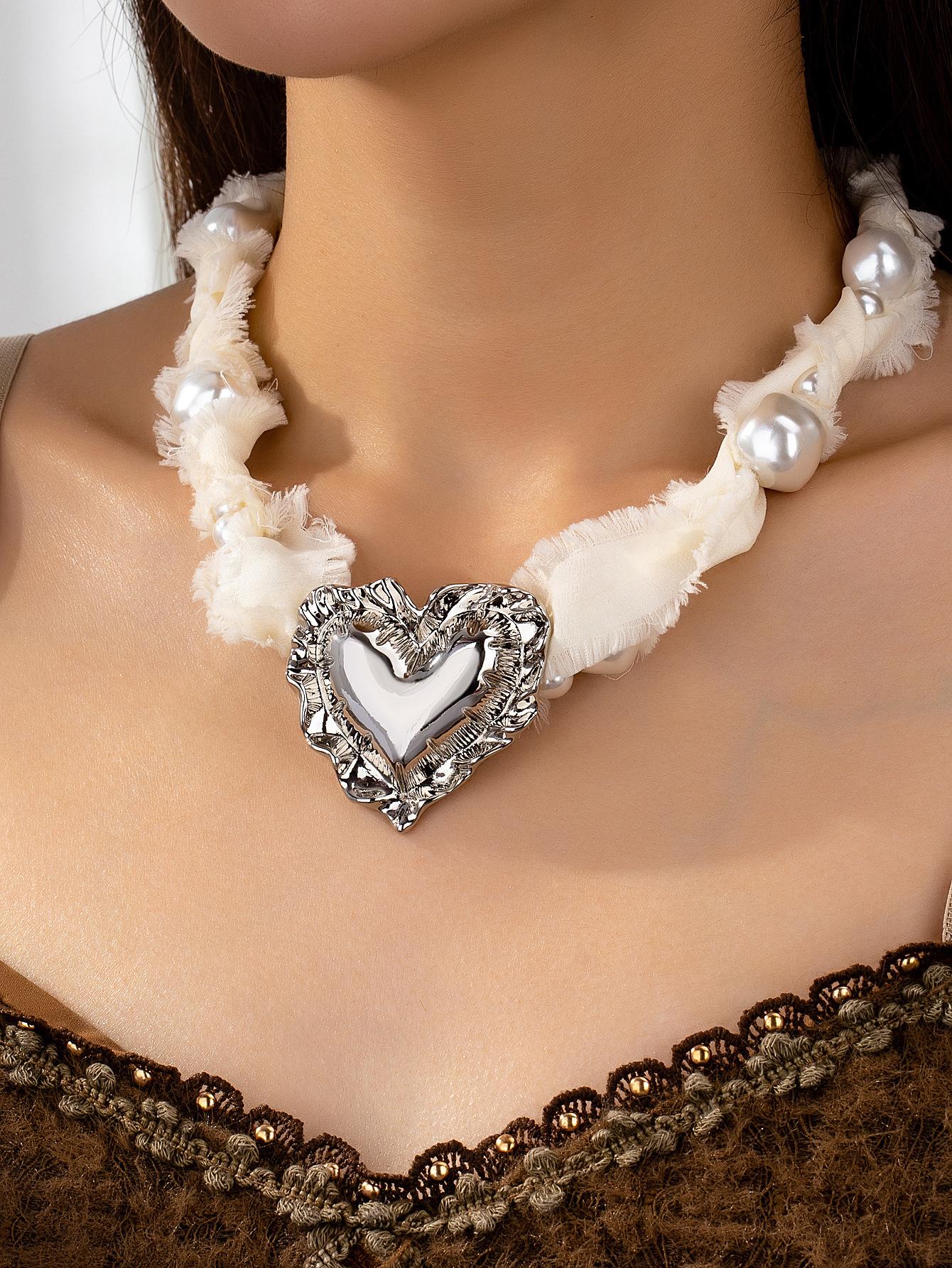 ZA French Alloy Love Pearl Mesh Braided Clavicle Chain Temperament 100
ZA French Alloy Love Pearl Mesh Braided Clavicle Chain Temperament 100