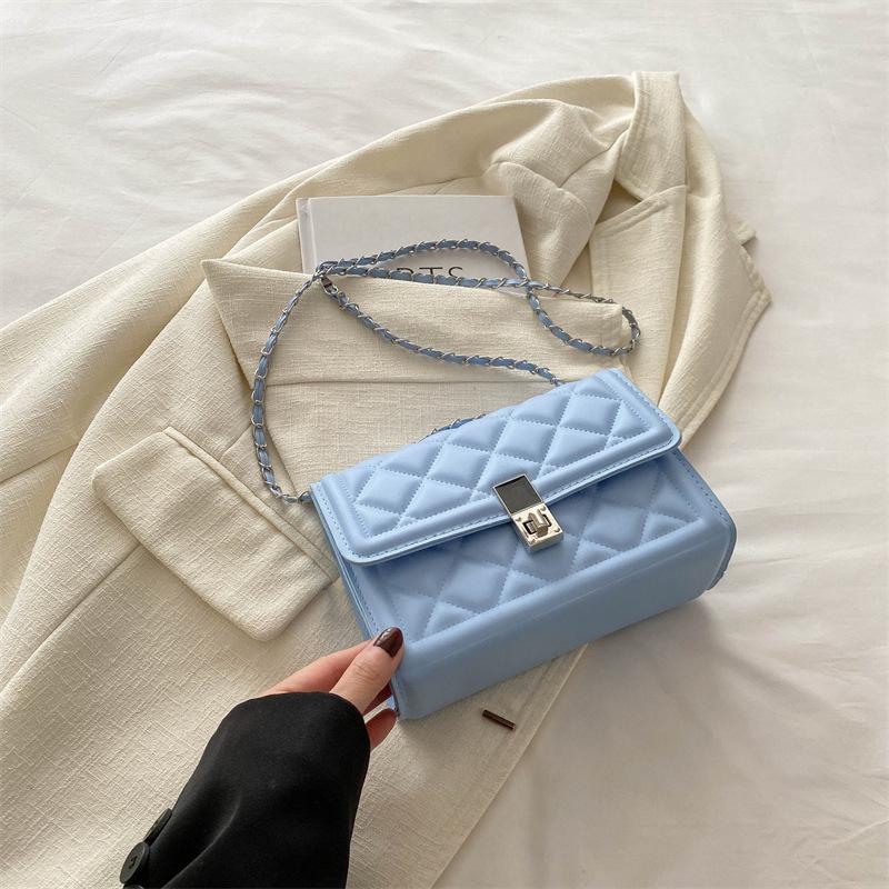 Сумка на цепочке 2025 новая модная трендовая на плечо женская сумка лето универсальная сумка-мессенджер маленькая квадратная сумка синий
Сумка на цепочке 2025 новая модная трендовая на плечо женская сумка лето универсальная сумка-мессенджер маленькая квадратная сумка синий