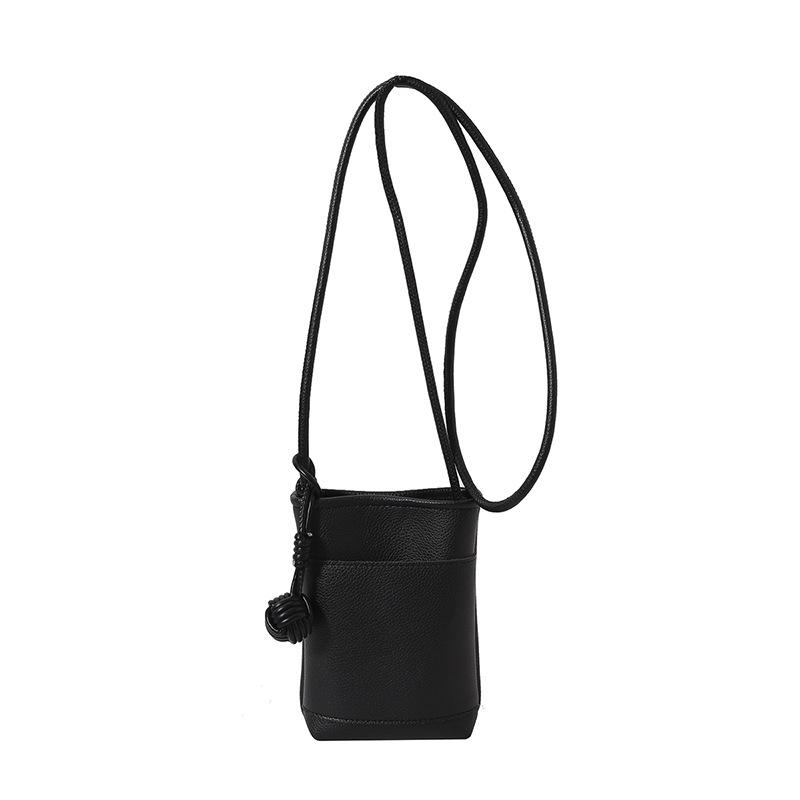 Mini phone bag for women monochromatic casual versatile PU leather one shoulder women s bag
Mini phone bag for women monochromatic casual versatile PU leather one shoulder women s bag
