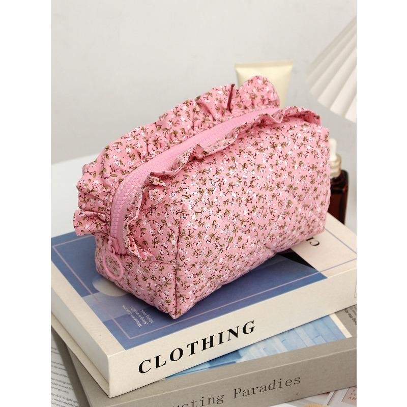 Ruffled Edge Bowknot Floral Print Makeup Bag Large Capacity Quilting Pen Bag Women Cosmetic Storage Bag Travel Wash Bags Clutch
Ruffled Edge Bowknot Floral Print Makeup Bag Large Capacity Quilting Pen Bag Women Cosmetic Storage Bag Travel Wash Bags Clutch
