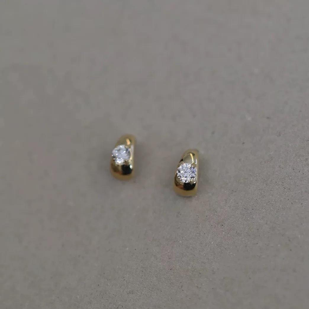 925 Sterling Silver Plating 14K Zircon Water Drop Earrings for Women Exquisite Temperament Simple Jewelry Silver
925 Sterling Silver Plating 14K Zircon Water Drop Earrings for Women Exquisite Temperament Simple Jewelry Silver