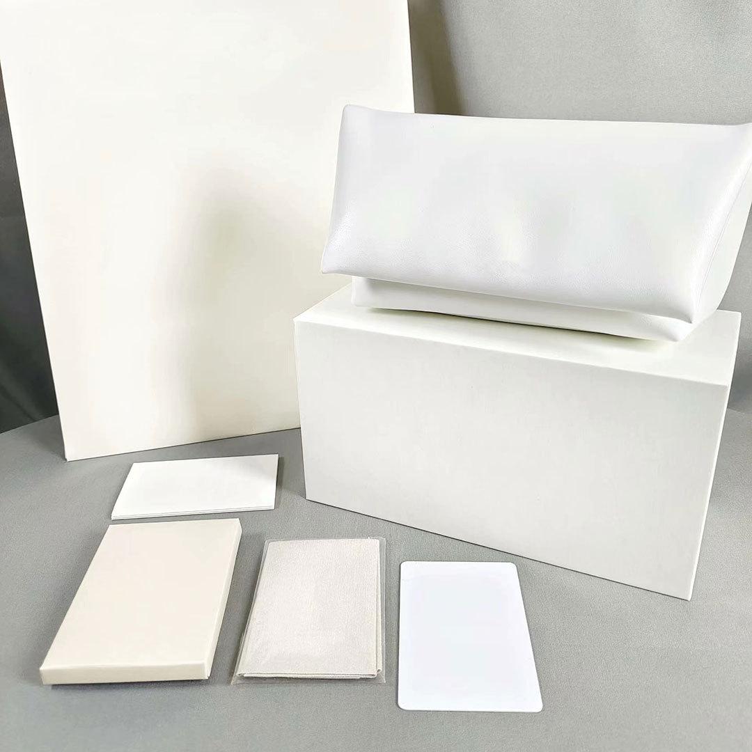 Високоякісний чохол для сонцезахисних окулярів Тріумфальна арка: Стиль Miu Miu від Ян Шуліня
Високоякісний чохол для сонцезахисних окулярів Тріумфальна арка: Стиль Miu Miu від Ян Шуліня