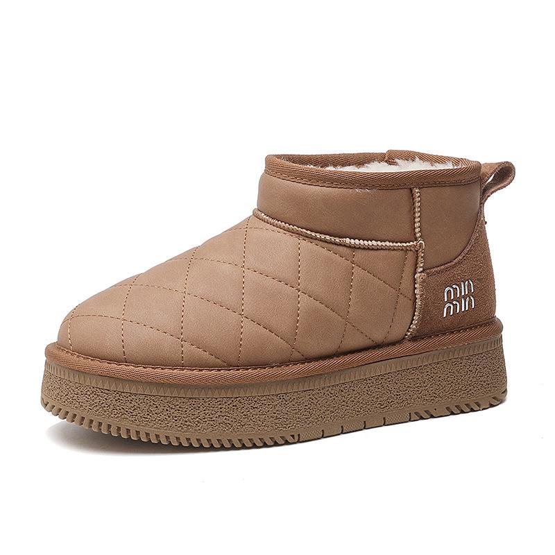 Winter new women s medium and high-top velvet thermal cotton shoes Korean version of fashion and leisure trend thick-soled short snow boots 35
Winter new women s medium and high-top velvet thermal cotton shoes Korean version of fashion and leisure trend thick-soled short snow boots 35