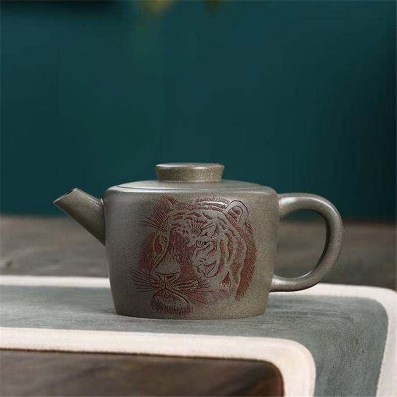 240 мл чайники из фиолетовой глины Исин, ручной работы, маленький большой чайник, круглая руда, кожа краба, голубая грязь, чайник для заваривания чая, чайный сервиз Zisha
240 мл чайники из фиолетовой глины Исин, ручной работы, маленький большой чайник, круглая руда, кожа краба, голубая грязь, чайник для заваривания чая, чайный сервиз Zisha