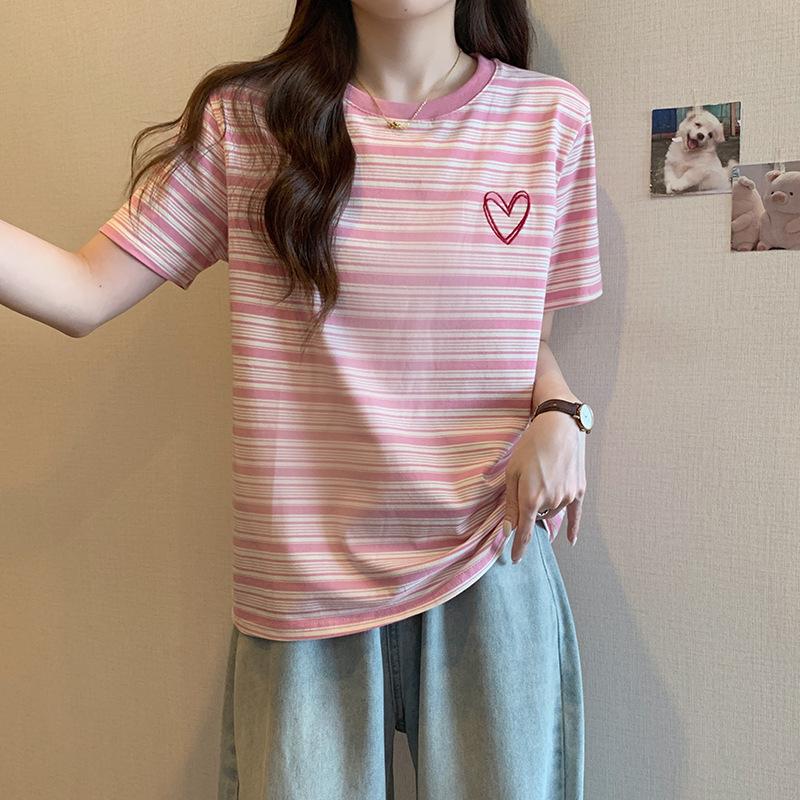 Design sense niche embroidery love pink striped short-sleeved t-shirt women s 2025 new summer loose cotton top M рожевий
Design sense niche embroidery love pink striped short-sleeved t-shirt women s 2025 new summer loose cotton top M рожевий