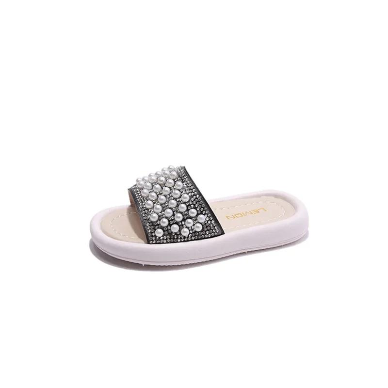 Summer Girls Pearl Soft Bottom Slippers Bling Slides Fashion Rhinestone Bathroom Shoes Home Shoes for Children H10293 21 чорний
Summer Girls Pearl Soft Bottom Slippers Bling Slides Fashion Rhinestone Bathroom Shoes Home Shoes for Children H10293 21 чорний