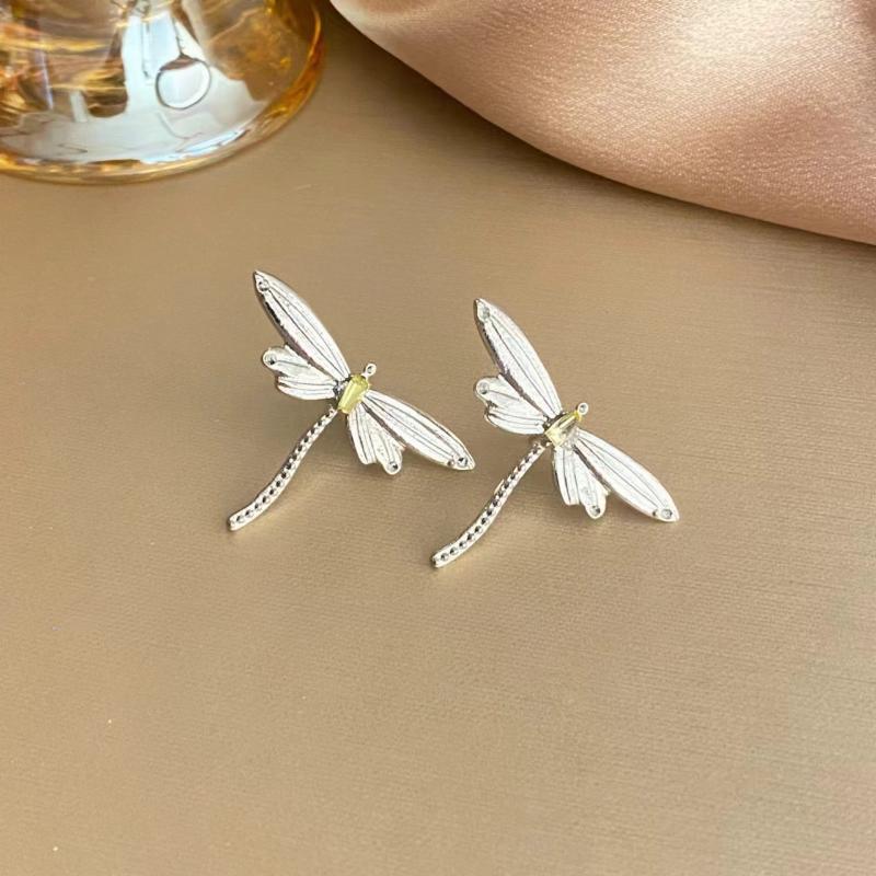 Новый оригинальный дизайн, модные простые серьги со стрекозой, женские серьги
Новый оригинальный дизайн, модные простые серьги со стрекозой, женские серьги