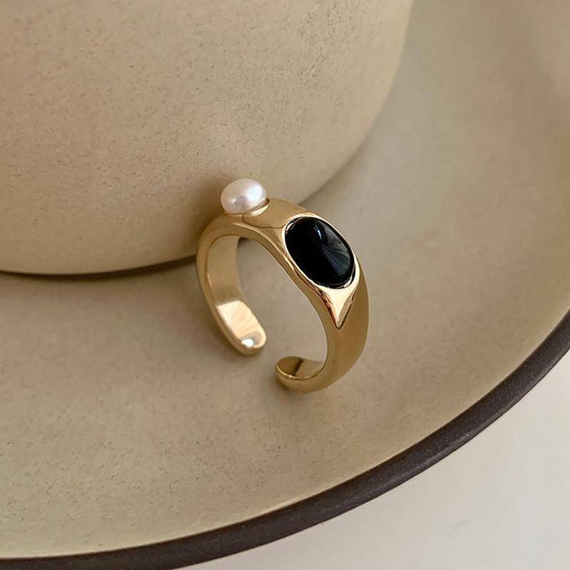 Trendy Adjustable Black Agate Ring For Women Unique Geometric Design Retro Look
Trendy Adjustable Black Agate Ring For Women Unique Geometric Design Retro Look