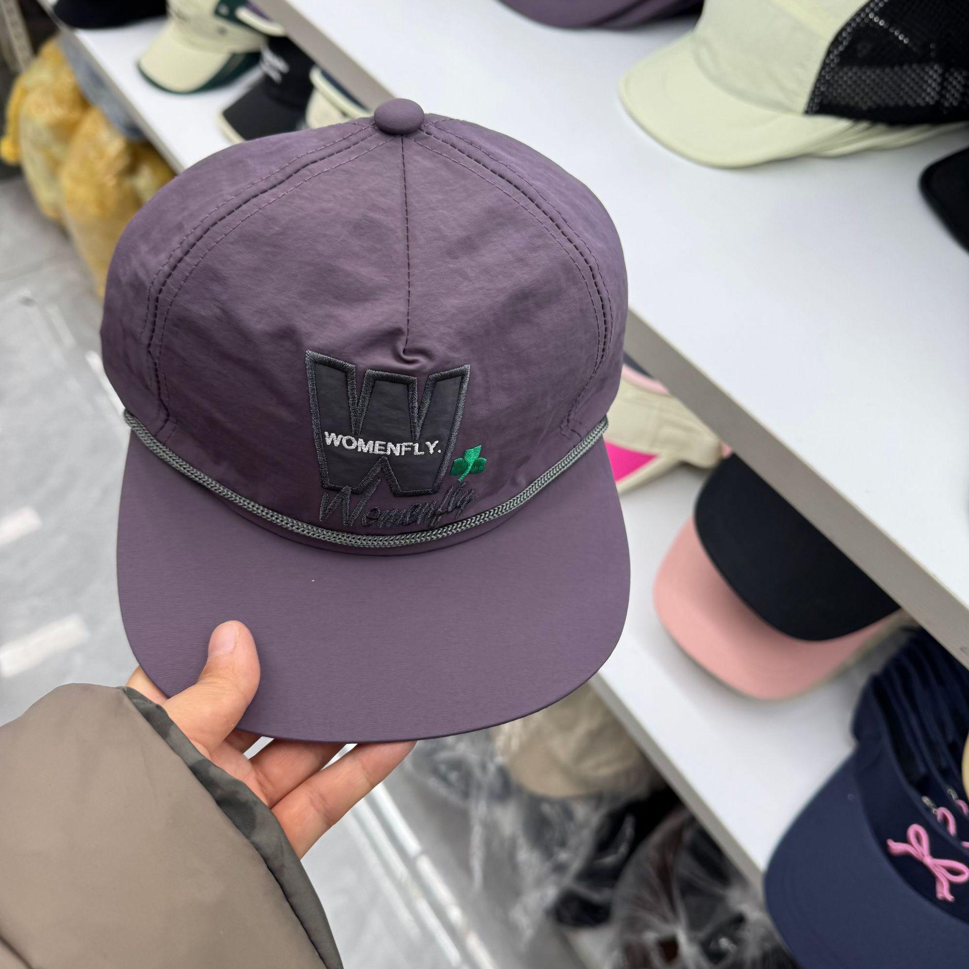 Новая модная бейсболка с вышивкой и плоскими полями, подходящая по цвету, для женщин и мужчин, летняя, повседневная, солнцезащитная, быстросохнущая шляпа Adjustable фиолетовый
Новая модная бейсболка с вышивкой и плоскими полями, подходящая по цвету, для женщин и мужчин, летняя, повседневная, солнцезащитная, быстросохнущая шляпа Adjustable фиолетовый