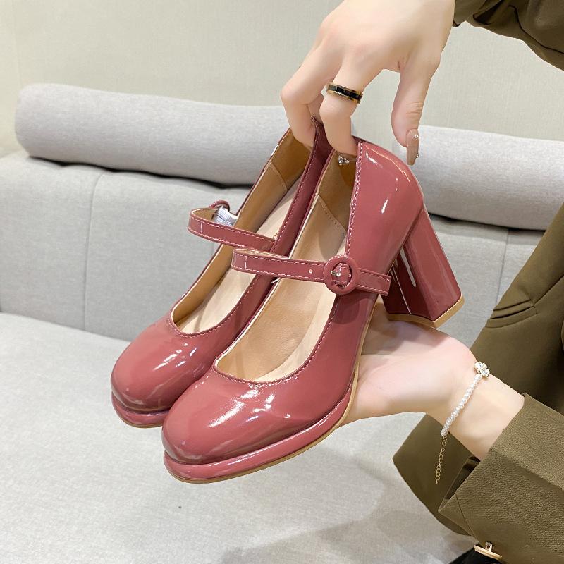 French Mary Jane shoes 2025 summer and autumn new light mouth pearl belt thick heel small leather shoes platform high heel temperament single shoes 34 слонова кістка
French Mary Jane shoes 2025 summer and autumn new light mouth pearl belt thick heel small leather shoes platform high heel temperament single shoes 34 слонова кістка