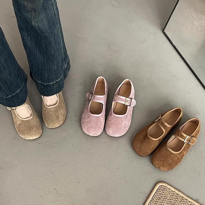 Soft sole soft surface round head flat sole shoes women s spring and summer 2025 new versatile retro temperament comfortable Mary Jane 35 розовый
Soft sole soft surface round head flat sole shoes women s spring and summer 2025 new versatile retro temperament comfortable Mary Jane 35 розовый
