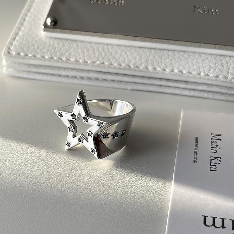 Star Hollow Distinctive Mobius Ring For Women With Vintage Style Inspired J838
Star Hollow Distinctive Mobius Ring For Women With Vintage Style Inspired J838