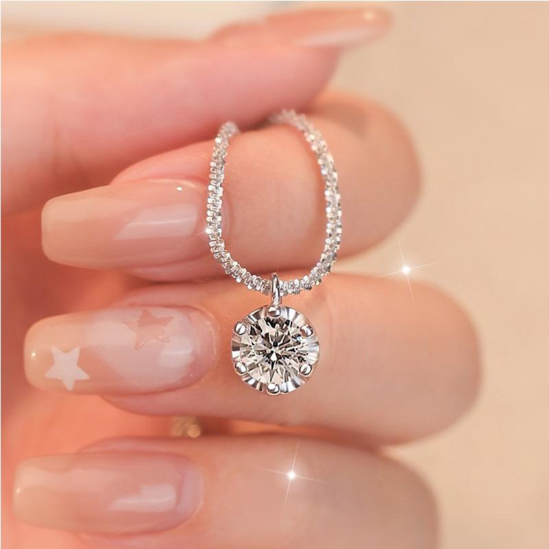 Sparkling Silver Necklaces Women s Fashion Versatile Chain Clear Zircon Pendant Clavicle O-Chain Necklace for Women серебряный
Sparkling Silver Necklaces Women s Fashion Versatile Chain Clear Zircon Pendant Clavicle O-Chain Necklace for Women серебряный