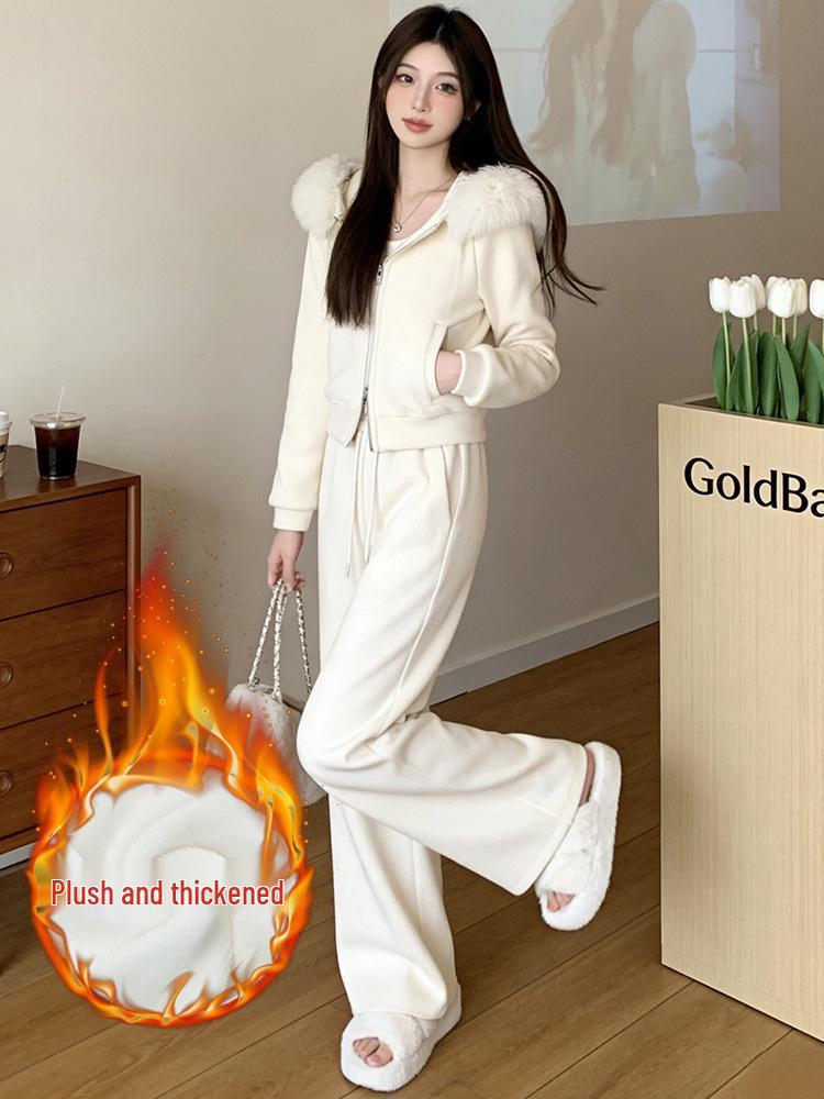 Stylish Women s Autumn/Winter Slimming Two-Piece Set with Fur Collar Hooded Sweatshirt and Velvet Sporty Pants XXL
Stylish Women s Autumn/Winter Slimming Two-Piece Set with Fur Collar Hooded Sweatshirt and Velvet Sporty Pants XXL