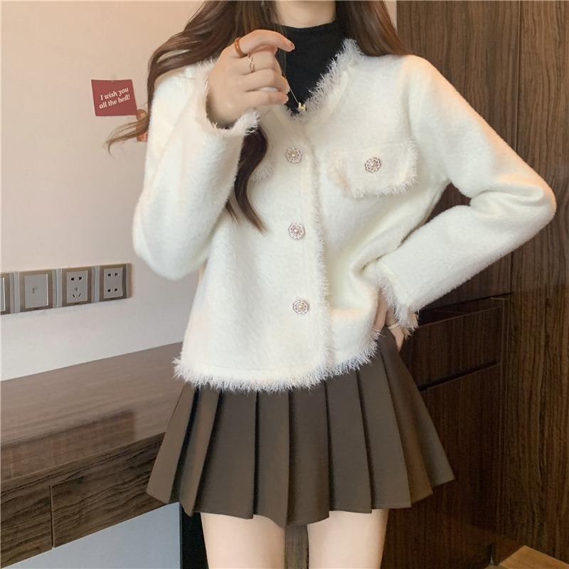 Spring and autumn new imitation mink hair light luxury cardigan thin temperament jacket knitted cardigan women one size fits all
Spring and autumn new imitation mink hair light luxury cardigan thin temperament jacket knitted cardigan women one size fits all