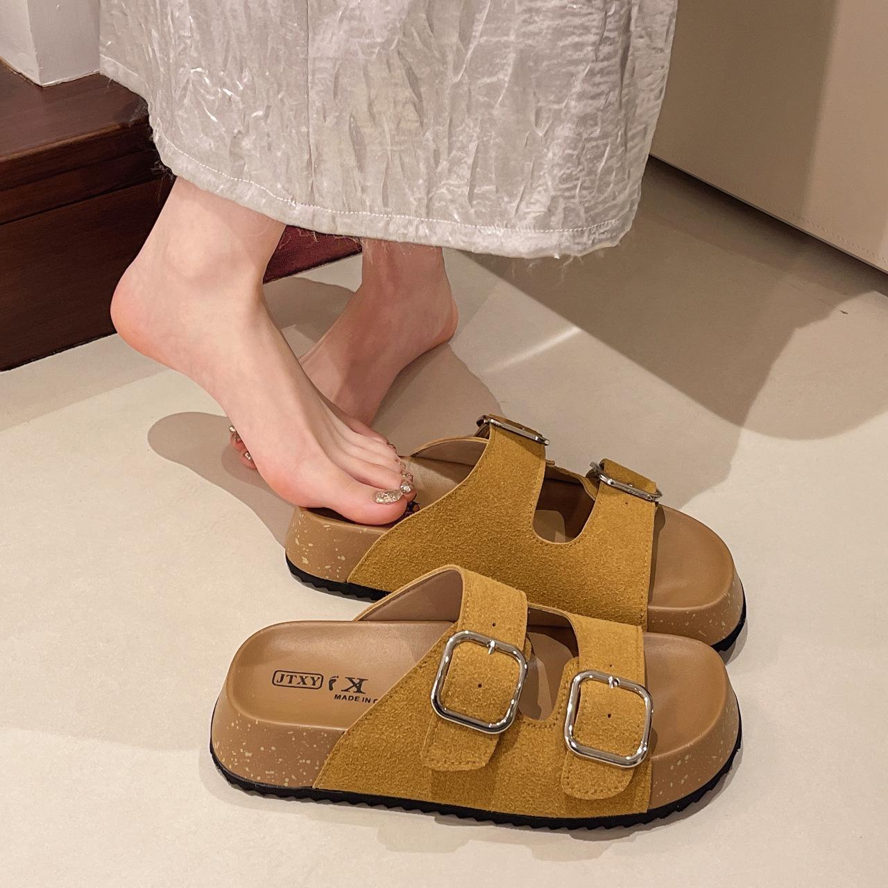 Тапочки Birkenstocks на серебряной платформе, женская летняя новая верхняя одежда 2025 года, высококачественные двубортные однотонные тапочки, пляжная обувь 35 жёлтый
Тапочки Birkenstocks на серебряной платформе, женская летняя новая верхняя одежда 2025 года, высококачественные двубортные однотонные тапочки, пляжная обувь 35 жёлтый