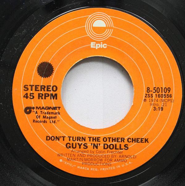 7-дюймовая пластинка GUYS N DOLLS Theres A Whole Lot Of Loving 850109 Epic 1974 США Поп Б/у
7-дюймовая пластинка GUYS N DOLLS Theres A Whole Lot Of Loving 850109 Epic 1974 США Поп Б/у