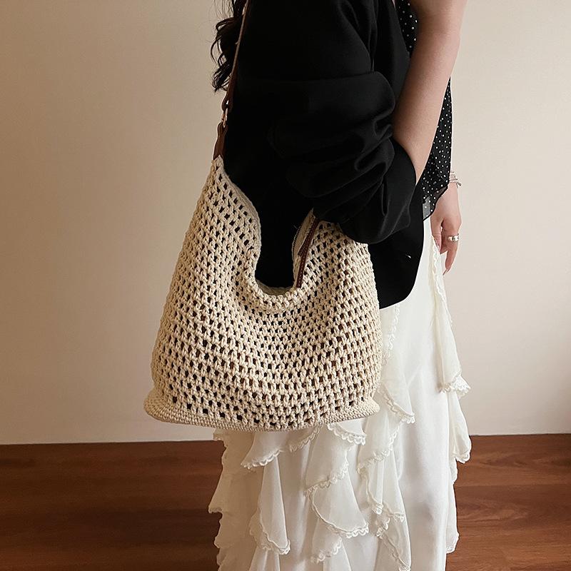 Straw bag women s summer new shoulder seaside versatile beach bag high-end tote bag woven bag бежевий
Straw bag women s summer new shoulder seaside versatile beach bag high-end tote bag woven bag бежевий