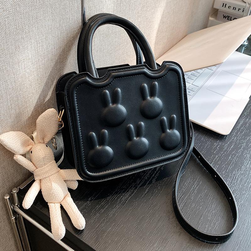 Premium sense small bag women s bag 2024 new autumn and winter versatile this year popular messenger bag popular portable small square bag чорний
Premium sense small bag women s bag 2024 new autumn and winter versatile this year popular messenger bag popular portable small square bag чорний
