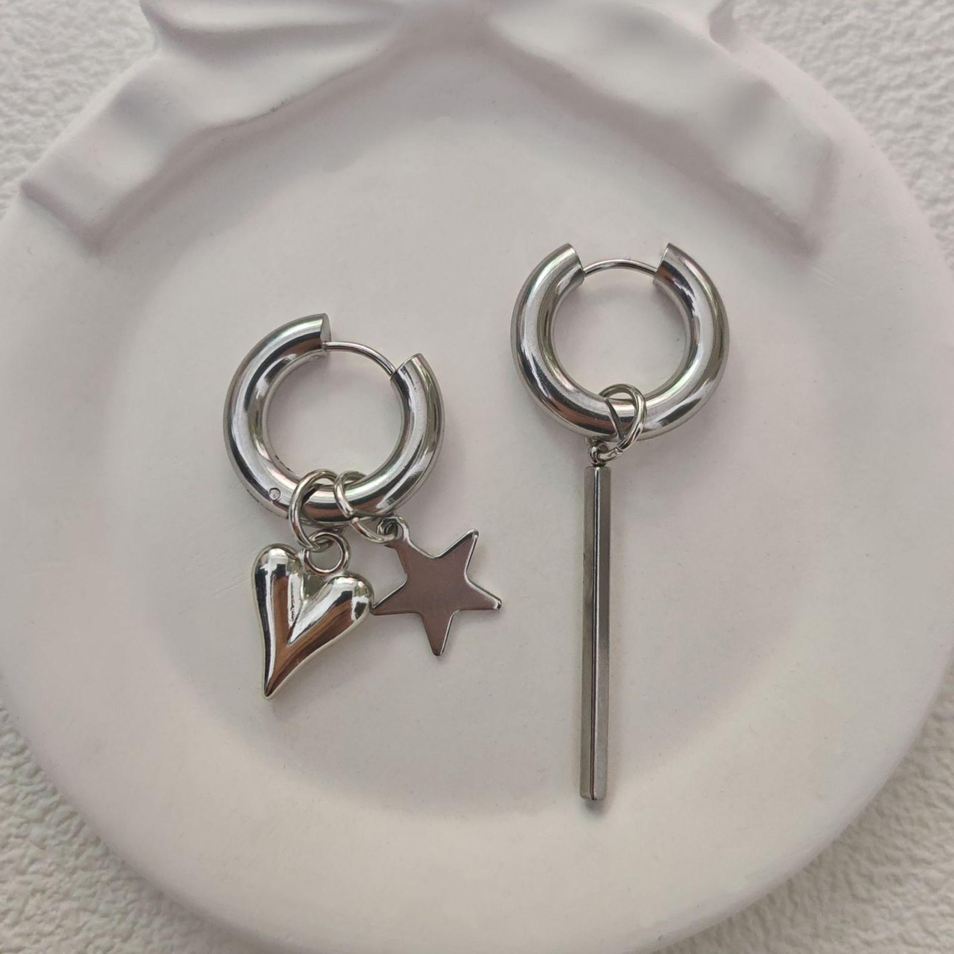 LATS Long Asymmetry Heart Star Pendant Hoop Earrings for Women Men Fashion Zircon Party Gifts
LATS Long Asymmetry Heart Star Pendant Hoop Earrings for Women Men Fashion Zircon Party Gifts