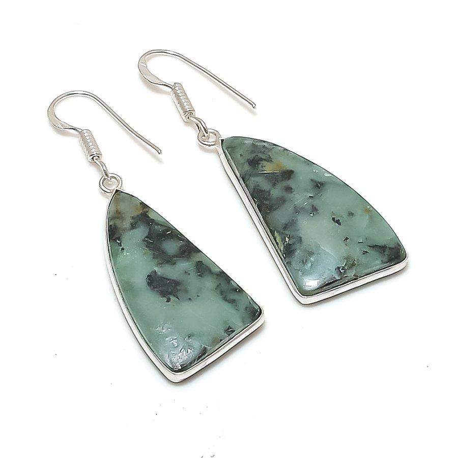 Natural Tibetan Turquoise 925 Sterling Silver Jewelry Earring 1.97 AE-12254
Natural Tibetan Turquoise 925 Sterling Silver Jewelry Earring 1.97 AE-12254