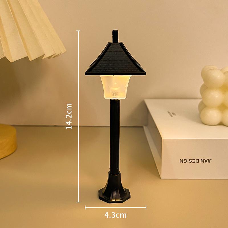 Мини-уличный фонарь LED, ночник, украшение – Маленькая настольная сцена и атмосфера, декор Warm Light
Мини-уличный фонарь LED, ночник, украшение – Маленькая настольная сцена и атмосфера, декор Warm Light