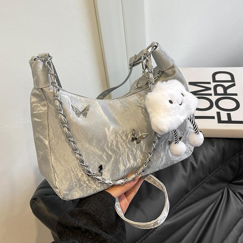 Trendy Street Style Large Capacity Shoulder Bag For Women With Elegant Design срібний
Trendy Street Style Large Capacity Shoulder Bag For Women With Elegant Design срібний