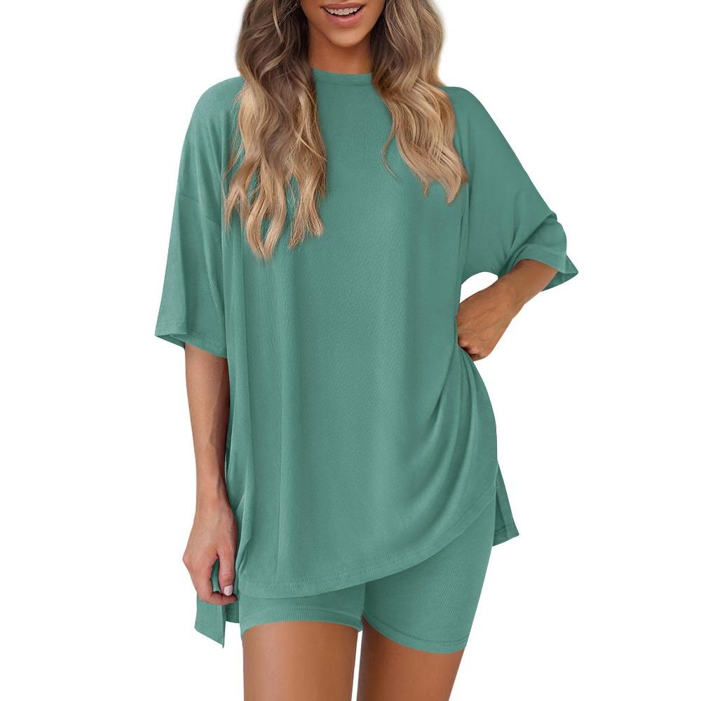 Новый летний модный повседневный спортивный костюм выполнен в однотонной расцветке и имеет свободный крой. 4XL
Новый летний модный повседневный спортивный костюм выполнен в однотонной расцветке и имеет свободный крой. 4XL