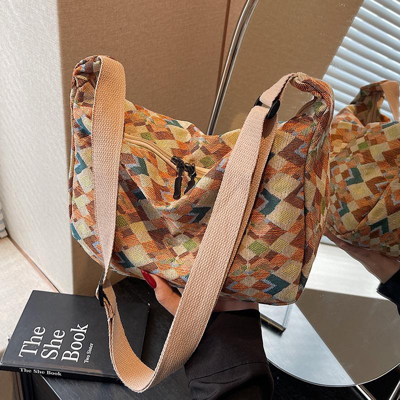 Niche Simia tote bag women s ins2026 new fashion canvas bag large capacity commuter shoulder messenger bag хакі
Niche Simia tote bag women s ins2026 new fashion canvas bag large capacity commuter shoulder messenger bag хакі