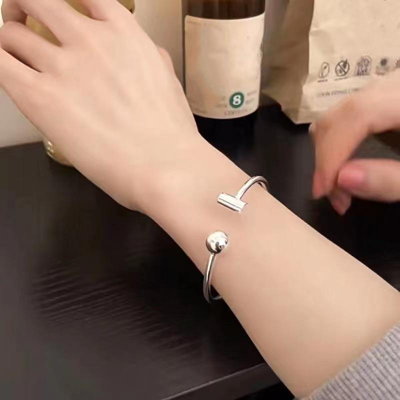 European and American Style Fashion Glossy Round Bead 925 Sterling Silver Geometric OT Opening Bracelets TYB599 серебряный
European and American Style Fashion Glossy Round Bead 925 Sterling Silver Geometric OT Opening Bracelets TYB599 серебряный
