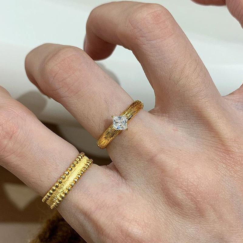 Vintage Style Sand Gold Brushed Small Diamond Ring for Women - Light Luxury Fashion Versatile Adjustable Open Size
Vintage Style Sand Gold Brushed Small Diamond Ring for Women - Light Luxury Fashion Versatile Adjustable Open Size