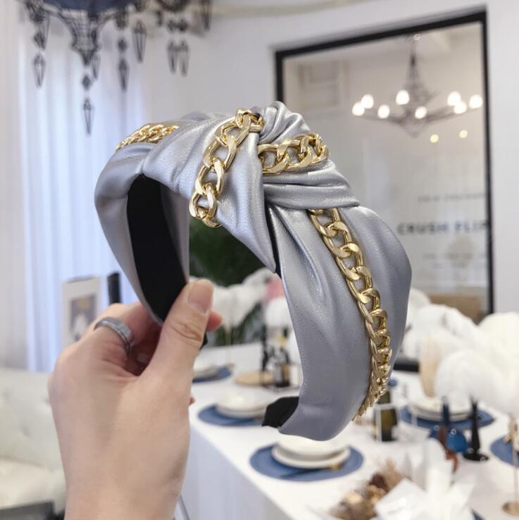 Новая Мода Высокое Качество ПУ Кожа Повязка на Голову Широкая Боковая Повязка Женская Блестящая Золотая Цепь Головной Убор Повседневные Аксессуары для Волос