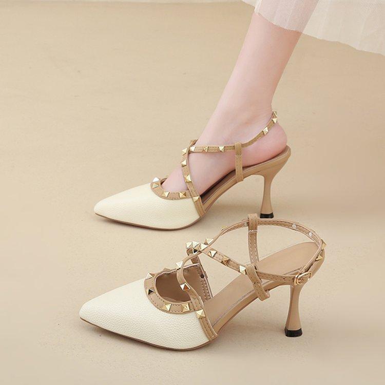 Royal sister temperament high-heeled sandals women s 2025 new rivets empty small leather shoes high heels summer Mary Jane single 42
Royal sister temperament high-heeled sandals women s 2025 new rivets empty small leather shoes high heels summer Mary Jane single 42