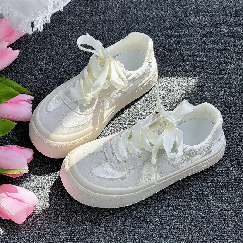 Platform soled German training shoes women s 2025 summer new pink retro lace-up Internet celebrity explosion breathable sports and leisure shoes 35
Platform soled German training shoes women s 2025 summer new pink retro lace-up Internet celebrity explosion breathable sports and leisure shoes 35