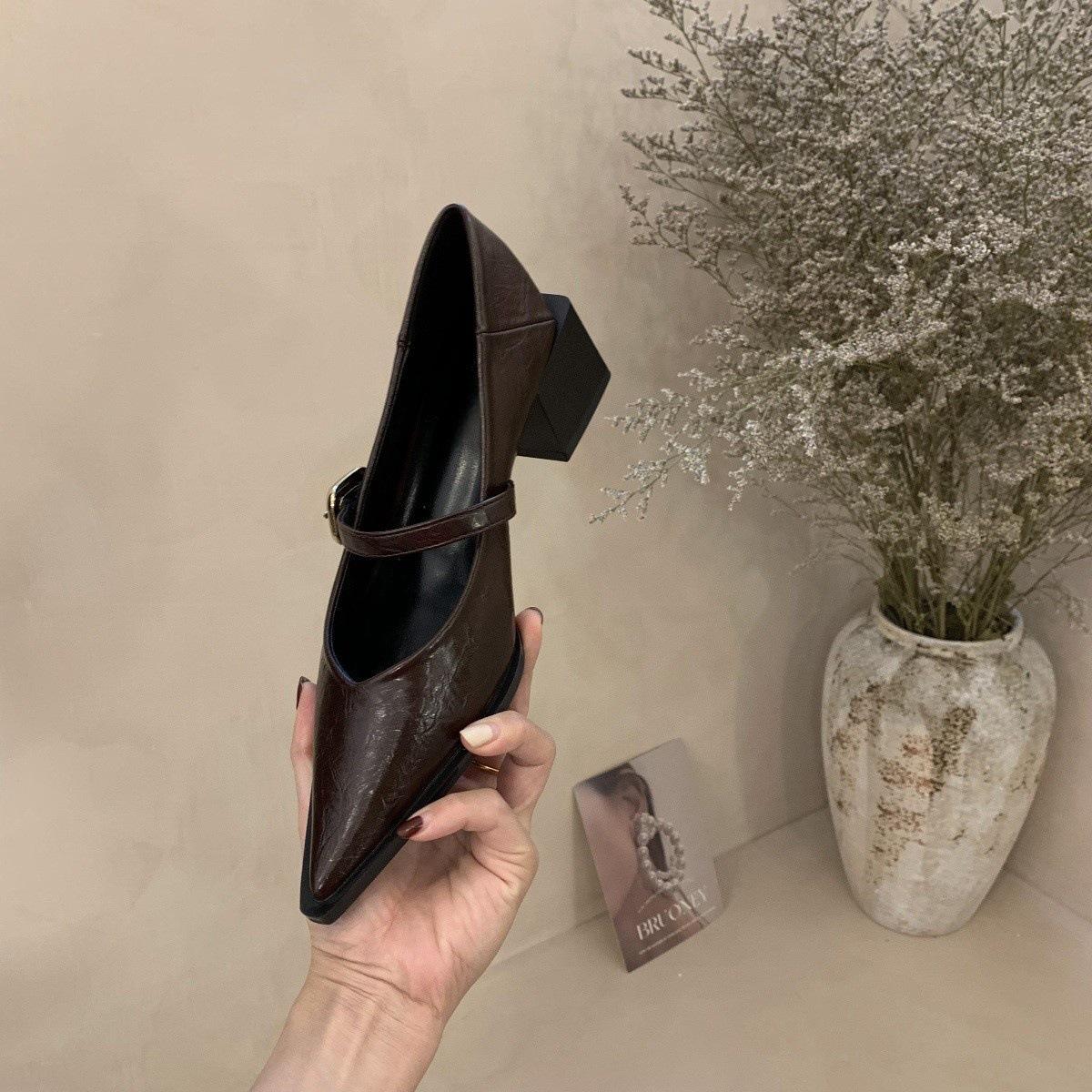 Французские остроносые женские туфли на толстом каблуке, черные, с одним словом, на высоком каблуке, туфли Мэри Джейн на осень и зиму, новые, легкие, с мягким ртом, мягкая кожа 39
Французские остроносые женские туфли на толстом каблуке, черные, с одним словом, на высоком каблуке, туфли Мэри Джейн на осень и зиму, новые, легкие, с мягким ртом, мягкая кожа 39