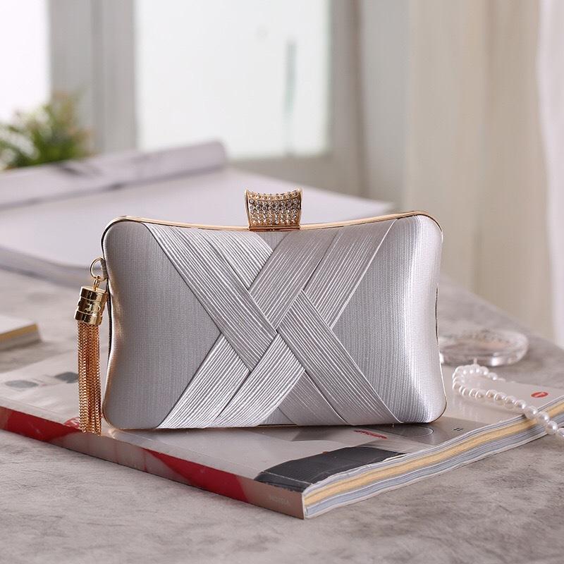 Evening Bags Tassel Fashion Ladies Day Clutch Bag Small Shoulder Handbags Female Party Wedding Evening Bag for Women Phone Purse 12x20x6cm серебряный
Evening Bags Tassel Fashion Ladies Day Clutch Bag Small Shoulder Handbags Female Party Wedding Evening Bag for Women Phone Purse 12x20x6cm серебряный