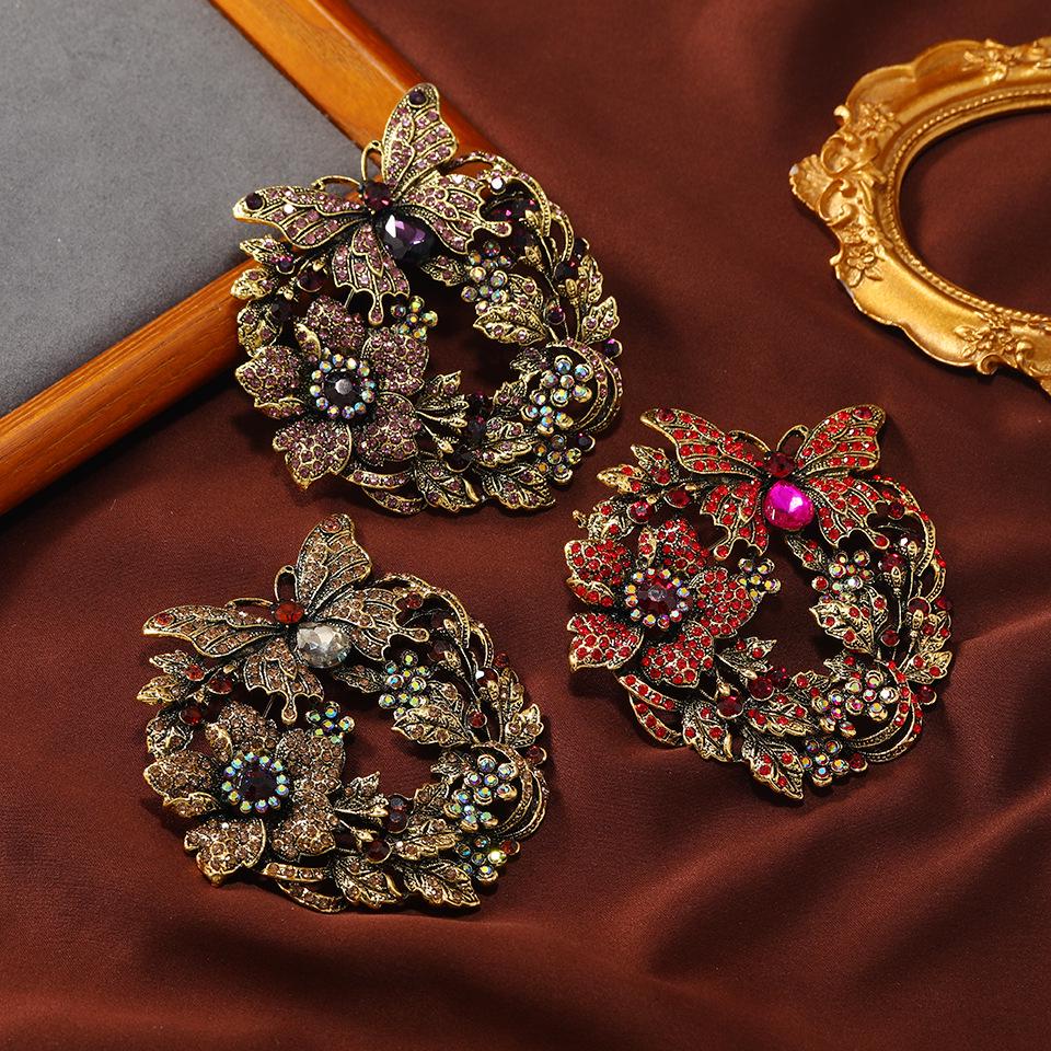 Baroque Retro Alloy Butterfly Wreath Brooch - Versatile Heavy-Duty Accessory for Coats and Suits
Baroque Retro Alloy Butterfly Wreath Brooch - Versatile Heavy-Duty Accessory for Coats and Suits