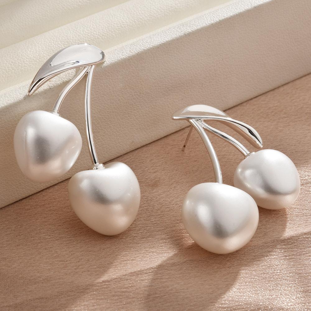 2026 French Romantic Cherry Pearl Stud Earrings - Elegant Gold Plated Heart Pearl Drop Earrings for Women Sweet Jewelry
2026 French Romantic Cherry Pearl Stud Earrings - Elegant Gold Plated Heart Pearl Drop Earrings for Women Sweet Jewelry