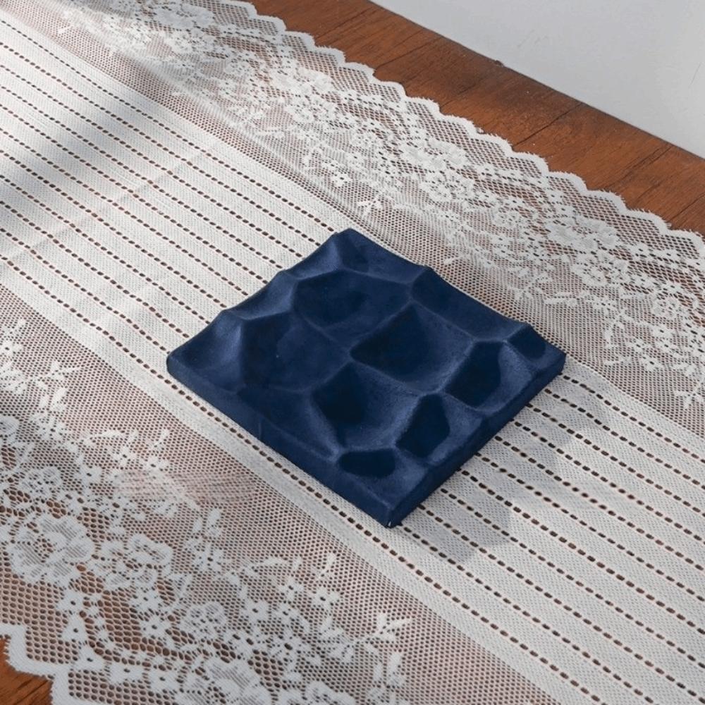 Cloth Ring Earrings Display Plate Light Luxury Jewelry Shop Counter Accessory Women темно-синього кольору
Cloth Ring Earrings Display Plate Light Luxury Jewelry Shop Counter Accessory Women темно-синього кольору