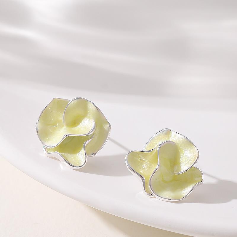 French gentle temperament fairy style enamel drip glaze three-dimensional petal stud earrings light luxury elegant high-end earrings жовтий
French gentle temperament fairy style enamel drip glaze three-dimensional petal stud earrings light luxury elegant high-end earrings жовтий