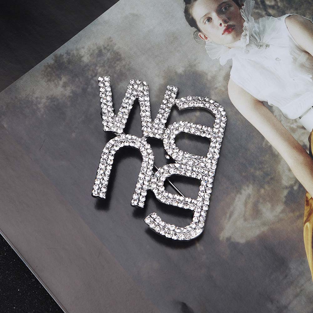 Girls Zinc Zinc Alloy Cartoon Women Rhinestone Brooches Wang Letter Brooches Fashion Jewelry Badge Pin
Girls Zinc Zinc Alloy Cartoon Women Rhinestone Brooches Wang Letter Brooches Fashion Jewelry Badge Pin