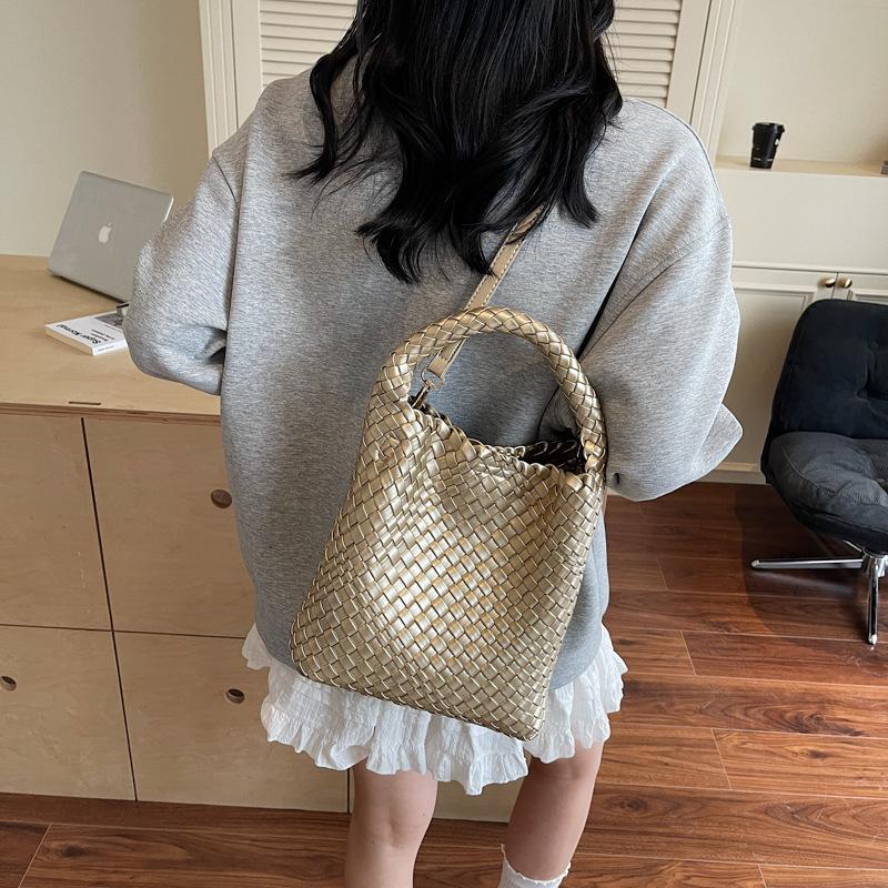 Niche bags women s new summer shoulder crossbody woven bags are popular bucket bags this year
Niche bags women s new summer shoulder crossbody woven bags are popular bucket bags this year