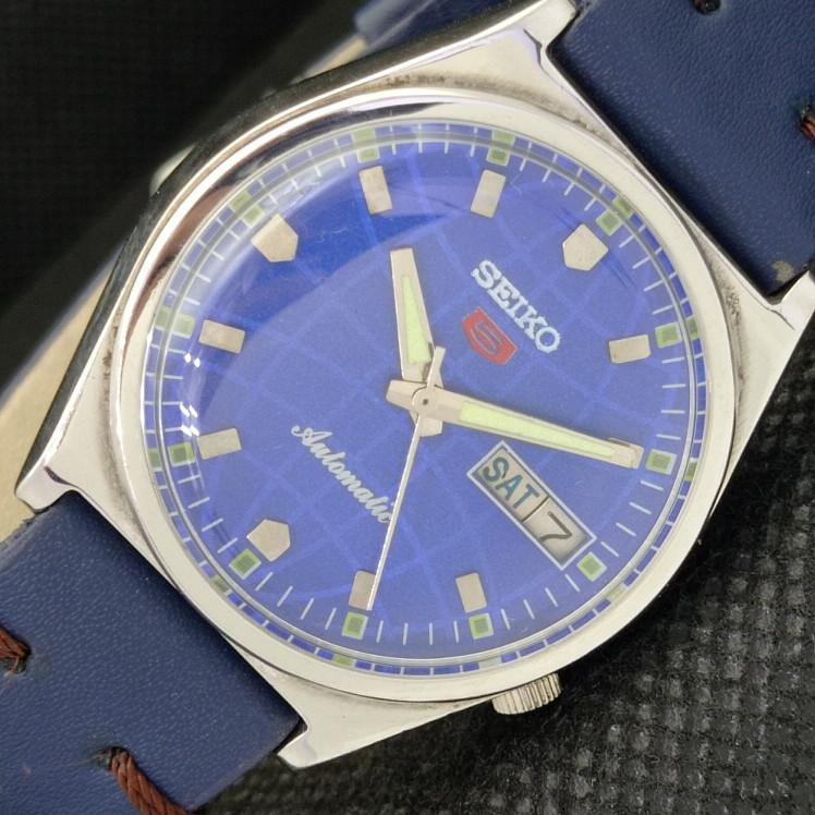 USED VINTAGE SEIKO 5 AUTOMATIC JAPAN MENS DAY/DATE BLUE WATCH 598-a313162-9 SKU598-a313162
USED VINTAGE SEIKO 5 AUTOMATIC JAPAN MENS DAY/DATE BLUE WATCH 598-a313162-9 SKU598-a313162