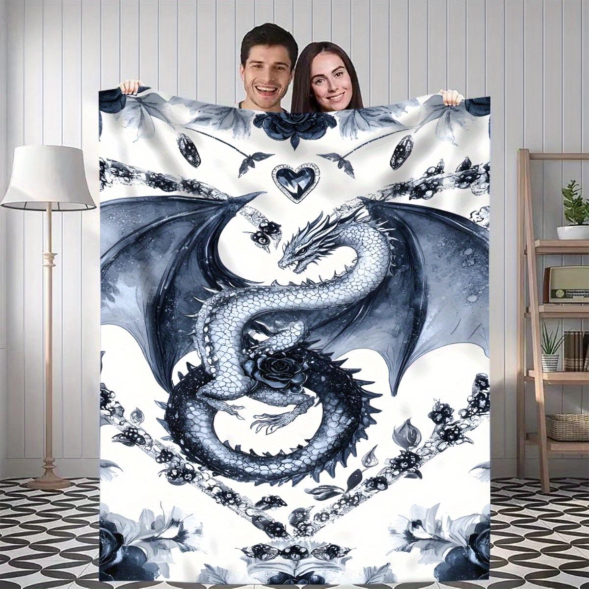 1pc Dragon and Rose Floral-medieval Throw Blanket - Dark Navy/White/Gray/Black Color Scheme - Soft Flannel All-Season Couch, Bed 75x90cm28x35in
1pc Dragon and Rose Floral-medieval Throw Blanket - Dark Navy/White/Gray/Black Color Scheme - Soft Flannel All-Season Couch, Bed 75x90cm28x35in
