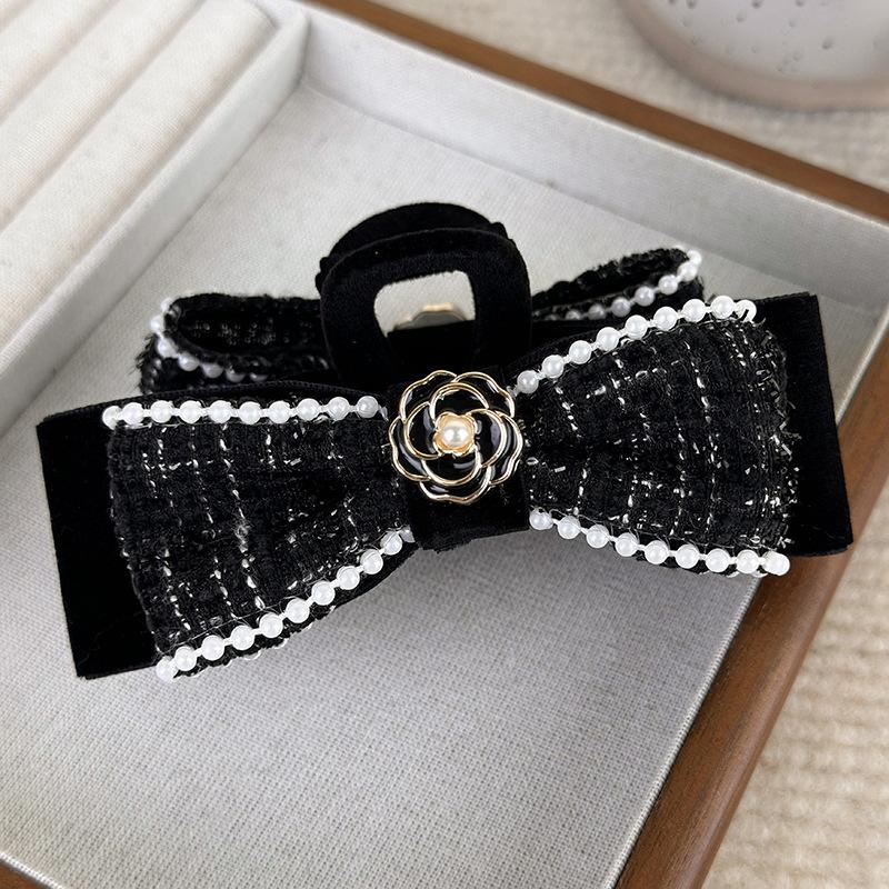 Почуття моди маленький аромат бантик камелія затискач Нова заколка для волосся потилиця темперамент затискач акули чорний
Почуття моди маленький аромат бантик камелія затискач Нова заколка для волосся потилиця темперамент затискач акули чорний